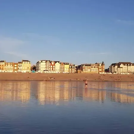 Des Bains De 1 A 3 Pers 300 M Avec Balcon Et Vue Velos Fournis 2 Petit Dejeuner En Option Mers-les-Bains